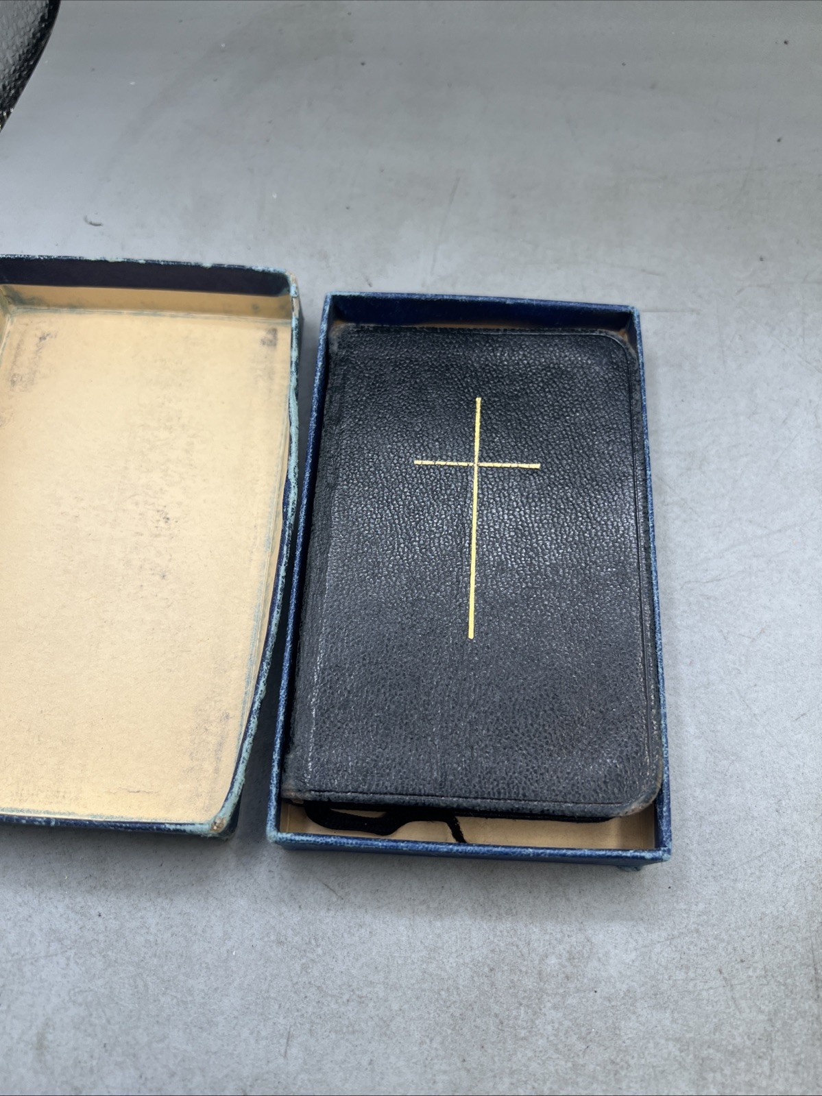 Vintage Holy Bible KJV Compact Indexed Leather Black Oxford University P... - $32.66