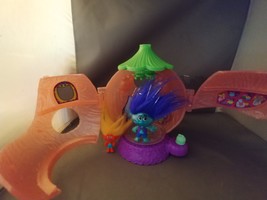 DreamWorks Trolls Poppy&#39;s Coronation Pod Figure Playset  - £9.25 GBP