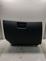 X5        2006 Glove Box 1396096 - $54.45
