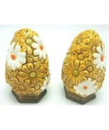 Vintage Fred Roberts Co Harvest Gold and White Daisies Salt &amp; Pepper Sha... - £11.83 GBP