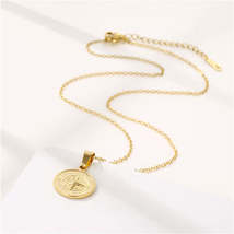 18K Gold-Plated Compass Coin Pendant Necklace - £9.43 GBP
