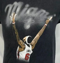 Vintage Lebron James T Shirt Chalk Toss Cavs King James NBA Men’s Small - £39.33 GBP