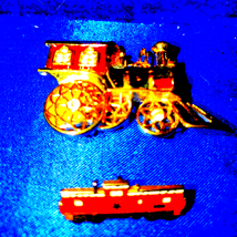Vintage Avon Smithsonian locomotive train and small lapel pin train - £18.68 GBP