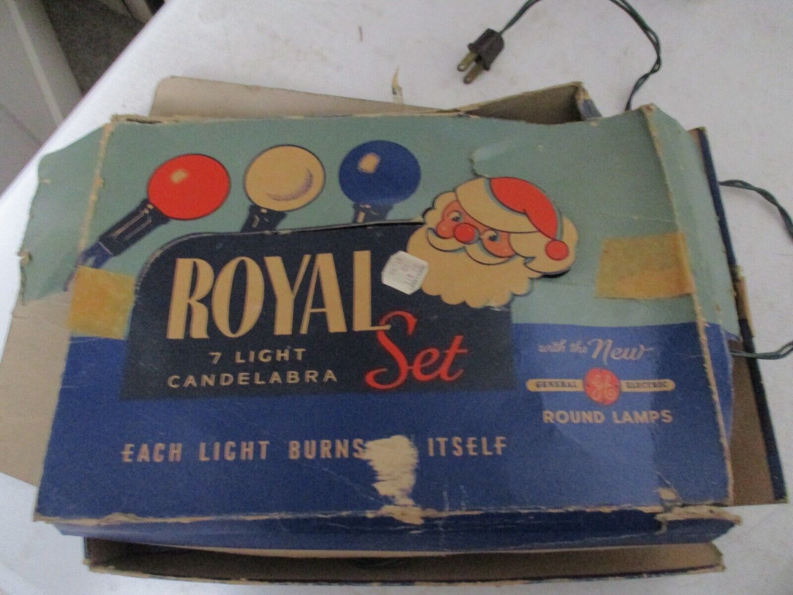 Vintage General Electric Royal 7 Light Candelabra Christmas Lights Round Bulbs - £24.51 GBP