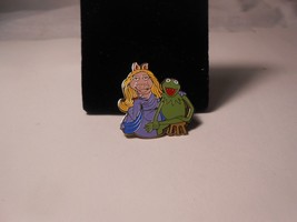Vintage Henson Kermit The Frog Miss Piggy Enameled Brass Lapel Hat Pin 1980 - £8.82 GBP