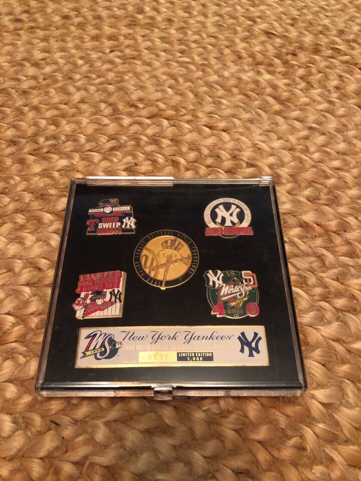 Limited Edition Yankees 1998 World Champion Plaque - $44.55
