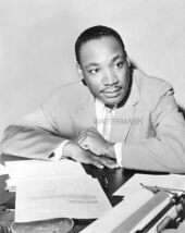 MARTIN LUTHER KING JR. CANDID PORTRAIT 8X10 PUBLICITY PHOTO - €7,47 EUR
