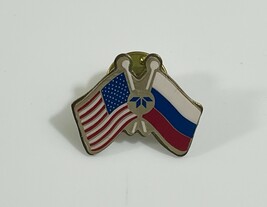 USA American Russia Friendship Flag Enamel Lapel Pin  Vintage - $9.89