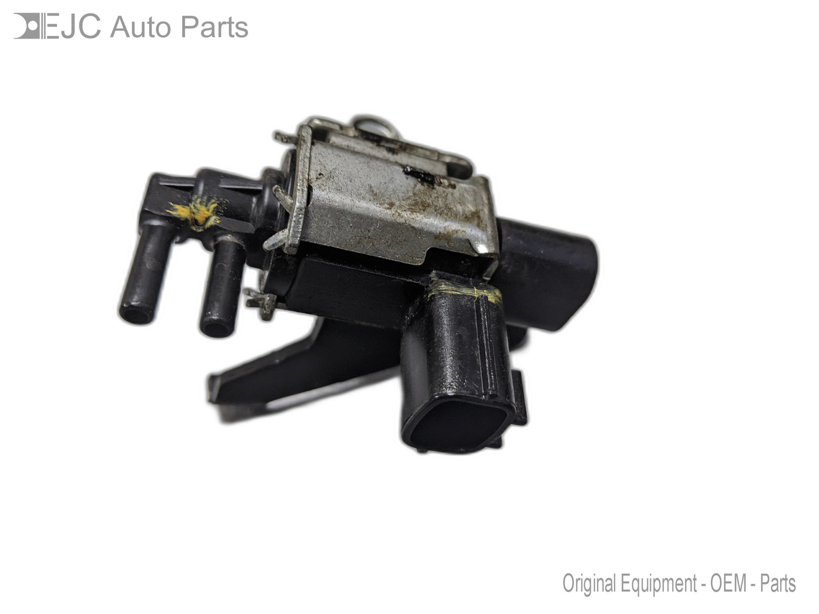 Vacuum Switch For 17-20 Nissan Pathfinder  3.5 - $19.75