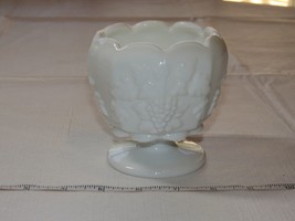 Vintage Westmoreland Milk Glass Paneled Grape 4&quot; Pedestal Bowl Dish Used~ - £14.39 GBP