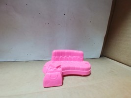 Fisher-Price Sweet Streets Dollhouse Pink Hotel Sofa Replacement Couch  - €5,24 EUR