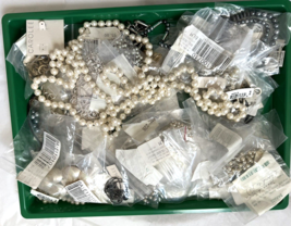 3 Lbs Carolee Scrap Jewelry Lot Broken Damaged Discolored for Crafting Upcycling - £28.93 GBP