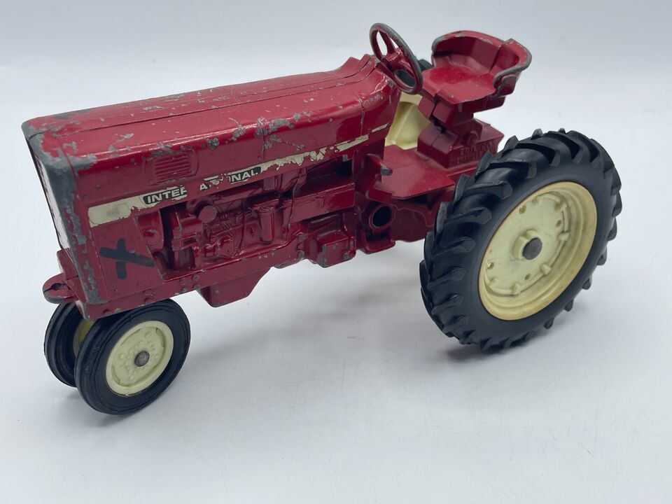 Primary image for Vintage Ertl Diecast Red International Harvester Narrow Front Tractor Steering