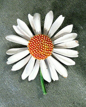 Vtg Signed ART Daisy Flower Enamel Brooch White Yellow Green Metal Mod Retro - £13.33 GBP