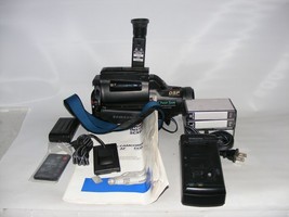Samsung SCX915 8mm Camcorder Remote Parts Or Repair Bundle Video Camera - £20.65 GBP