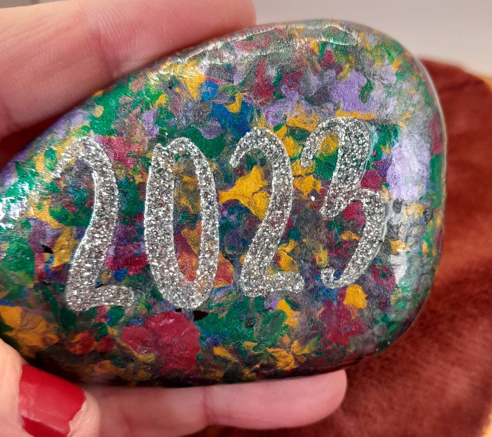 2023 Keepsake Painted Rock Gifts Friends Celebrations Parties Silver or ... - $5.95