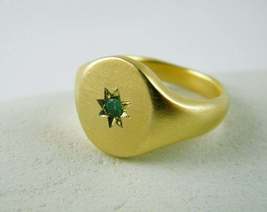 Round Cut Emerald Signet Star Engagement Ring 14K Yellow Gold Finish - £67.91 GBP