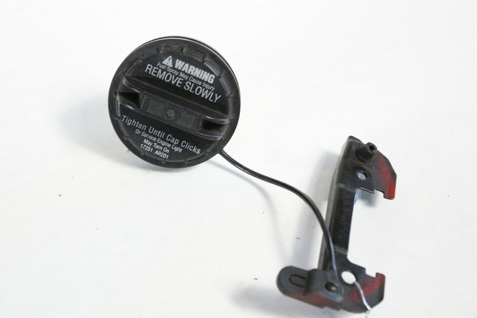 2003-2006 INFINITI G35 GAS FUEL TANK GAS CAP WITH DOOR HINGE J7666 - $38.69