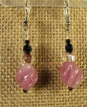 Earrings Pierced 2.25&quot; Dangle Mauve-Pink twisted Glass Beads &amp; Black - £7.68 GBP