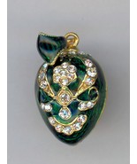 GREEN enameled Silver Egg Pendant with fine crystal MASK like, w/gold bo... - €28,08 EUR GREEN enameled Silver Egg Pendant with fine crystal MASK like, w/gold bo... - €28,08 EUR
