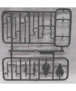 Reaper Miniatures Weapon Sprue Swords Staff Shield Dagger Spear - $333.40 MXN
