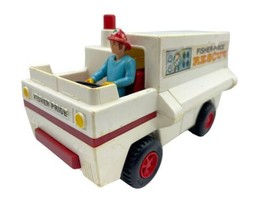 Vintage 1974 Fisher Price Rescue Truck #303 Adventure Toy Figure Fireman - £14.15 GBP