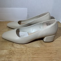Liz Claiborne Memory Foam LC FARIS Women Size (9.5M) Cream - $400.01 MXN