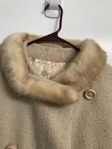 Hipster Vtg Coat Fur Collar Cream Elegant Retro 50-60s Leeds Jeshiva Coat - £54.91 GBP