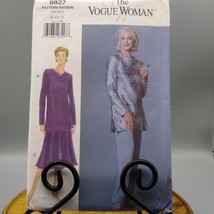 UNCUT Vintage Sewing PATTERN Vogue Woman 9827, 1998 Misses Petite Top Skirt - $17.42