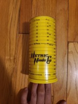 Metric Wonder Cup Milmour Products-Skokie, Illinois Standard Measures too! - £9.49 GBP