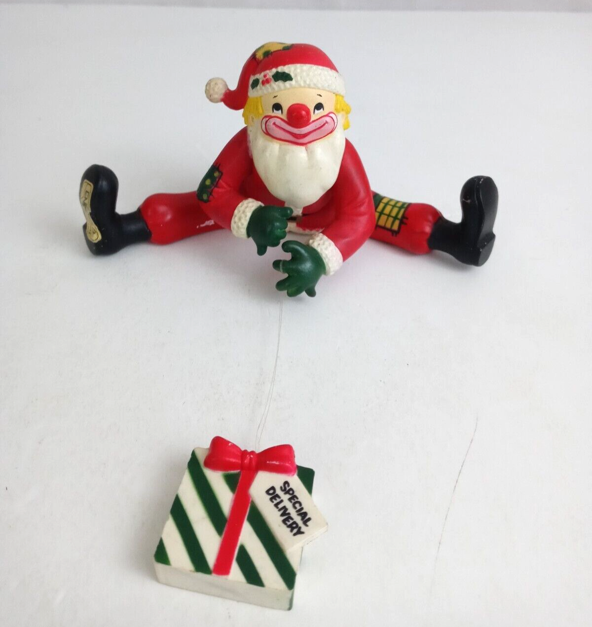 1987 ENESCO Special Delivery Santa Claus Clown Shelf Sitter Christmas Decoration - $11.63