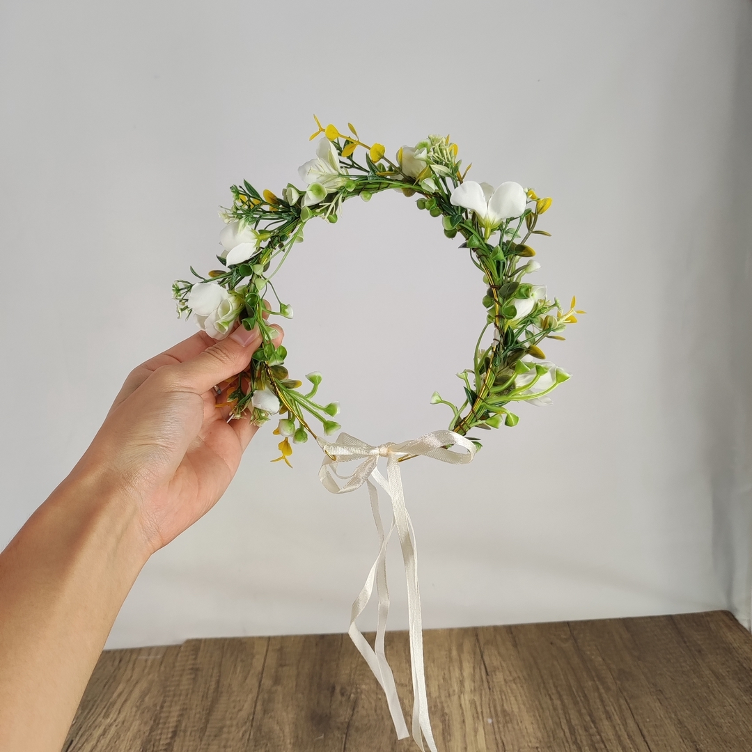 Essflo 18-Inch Green Dried Flower Wreath - Realistic and Durable Home Decor - $7.99