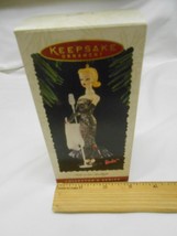 Hallmark 1995 Barbie Solo In The Spotlight Collectors Series Keepsake Ornament - £4.90 GBP