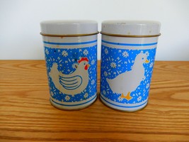 Vtg tin litho country farmhouse animal blue &amp; white salt &amp; pepper shaker set - £9.41 GBP