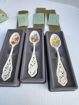 Avon Vtg Spoon 1989 Lot Of 3 Pansy Lily Rose White 5&quot; Flower w/ 2 spoon ... - £11.67 GBP