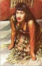 Vtg Cartolina 1970 Nuova Zelanda Maori Girl Indossando Lino Kilt Tamico Corpetto - £12.23 GBP
