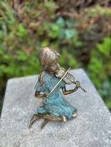 Girl Playing Violin – Bronze Sculpture. 12x9x15cm - 0.9Kg - $246.36 CAD