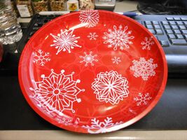 Greenbrier &quot;Snowflakes Christmas Tin Dish 10&quot; NEW - $13.83 CAD