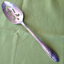 Oneida Tudor Plate QUEEN BESS II Pierced Serving Spoon 1946 Diagonal Flo... - $14.83
