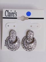 Vintage Claire&#39;s Surgical Steel Dangle Silvertone Bohemian Pierced Earrings - $131.21 MXN