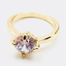 Clear Gemstone Fashion Ring Size 8 - $8.90