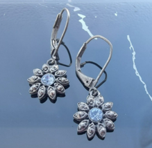 VINTAGE 925 STERLING SILVER BLUE TOPAZ FLOWER EARRINGS - $577.54 MXN