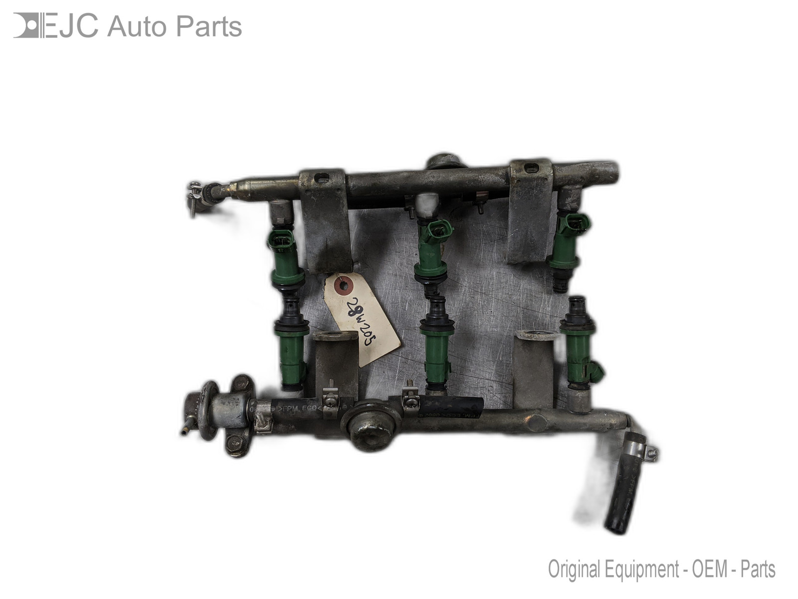 Fuel Injectors Set With Rail From 2001 Subaru Outback  3.0 - $109.10