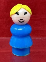 Fisher Price Blue Dress Blond Hair Mom Little People Plastic Vintage Figure - £5.53 GBP