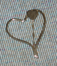 VTG Sarah Coventry-Open Heart Pin- Double-Gold Tone- 1980&#39;s - £4.70 GBP