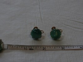 Clip on earrings gold vintage GREEN stone screw back antique for non pieced ears - £20.39 GBP