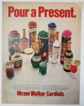1972 Hiram Walker Cordials Vintage Print Ad Pour A Present - £7.82 GBP