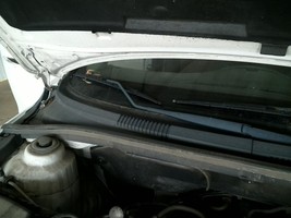CRUZE     2011 Cowl Vent Panel 104797059 - $140.43