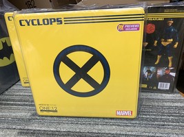 mezco one:12 px cyclops - £62.90 GBP
