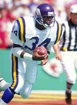 Herschel Walker 8X10 Photo Minnesota Vikings Picture Game Action With Ball - £3.89 GBP